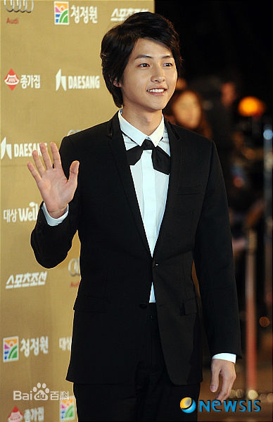 宋仲基(Song Joong Ki)第31届青龙电影节（2010）图片图册