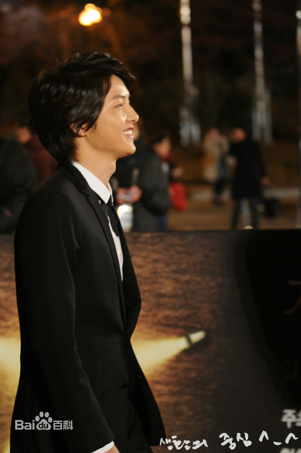 宋仲基(Song Joong Ki)第31届青龙电影节（2010）图片图册
