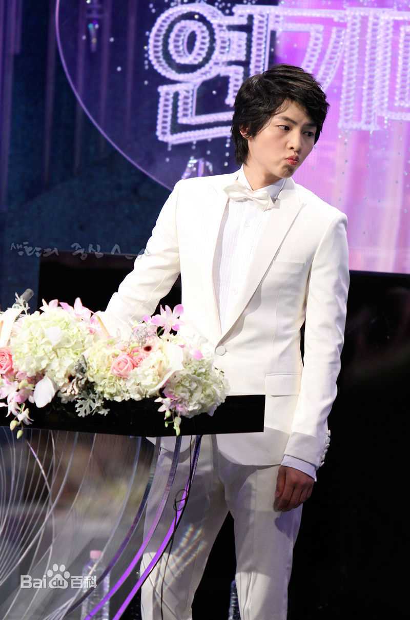 宋仲基(Song Joong Ki)KBS演技大赏(2010)壁纸壁纸