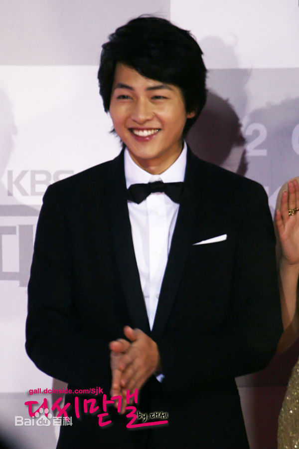 宋仲基(Song Joong Ki)KBS演技大赏(2010)壁纸壁纸