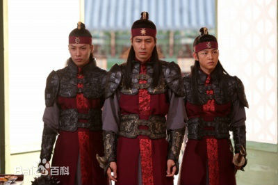 宋仲基(Song Joong Ki)越“剥”越有魅力的演员前后照片