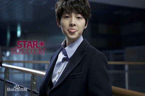 宋仲基(Song Joong Ki)越“剥”越有魅力的演员前后照片