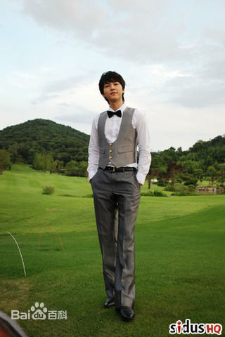 宋仲基(Song Joong Ki)越“剥”越有魅力的演员前后照片