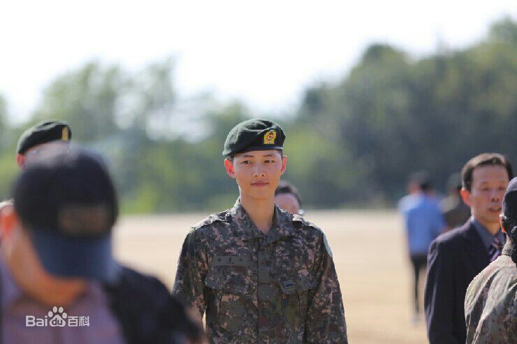 宋仲基(Song Joong Ki)军中生活性感图片壁纸