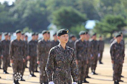 宋仲基(Song Joong Ki)军中生活性感图片壁纸