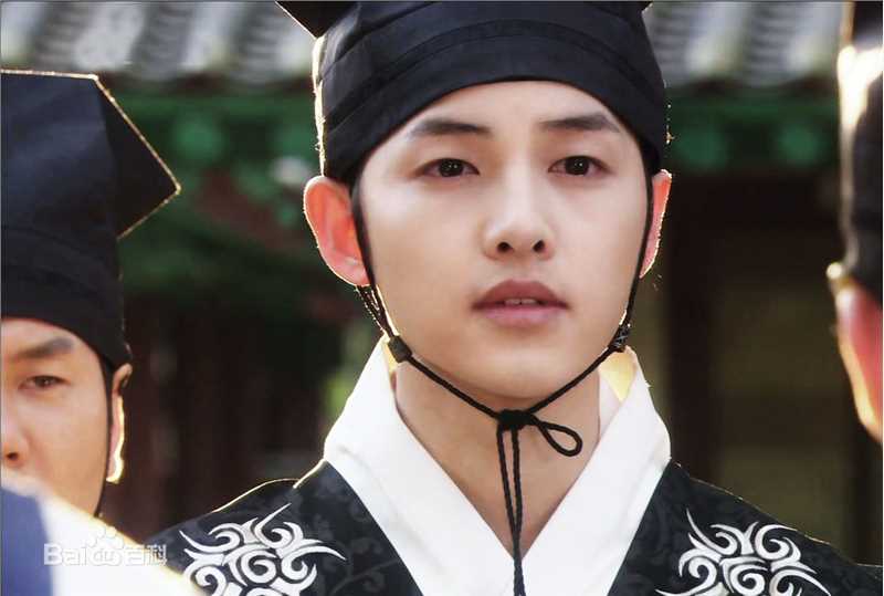 最新宋仲基(Song Joong Ki)在作品《成均馆绯闻》饰演具龙河中的图集
