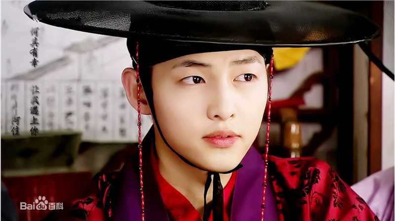 最新宋仲基(Song Joong Ki)在作品《成均馆绯闻》饰演具龙河中的图集