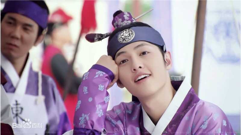 最新宋仲基(Song Joong Ki)在作品《成均馆绯闻》饰演具龙河中的图集