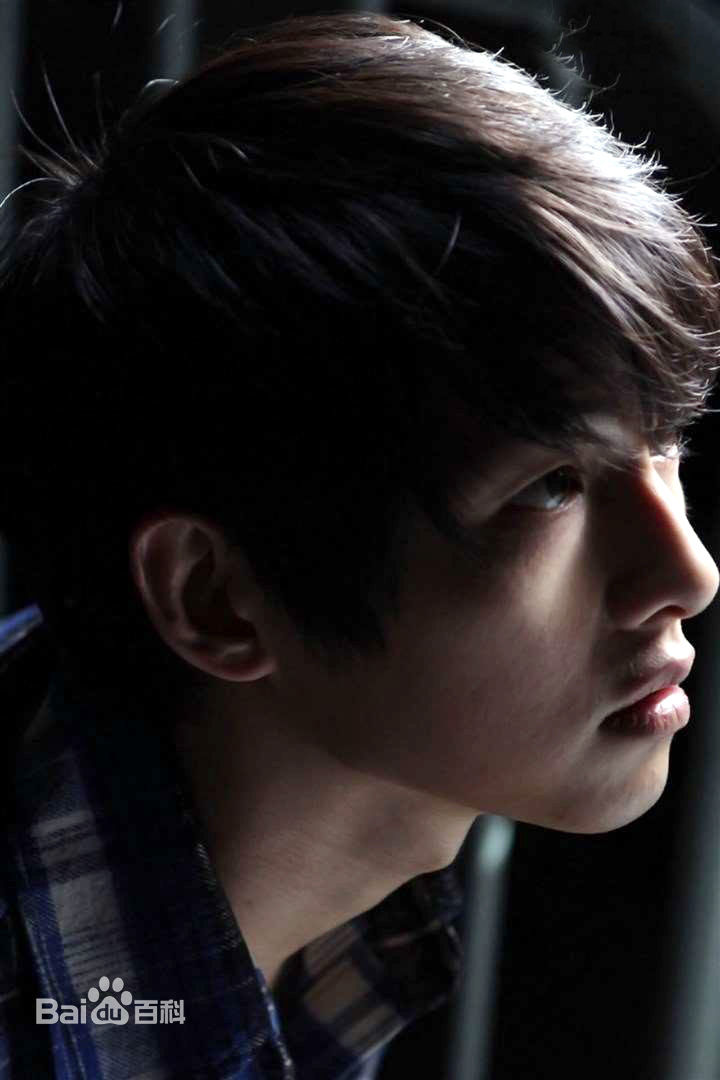 高清宋仲基(Song Joong Ki)在作品《狼少年》饰演金哲秀中的图册