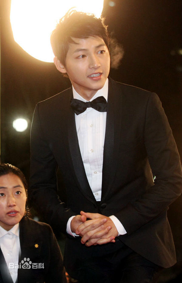 高清宋仲基(Song Joong Ki)在活动《KBS演技大奖》中的图集