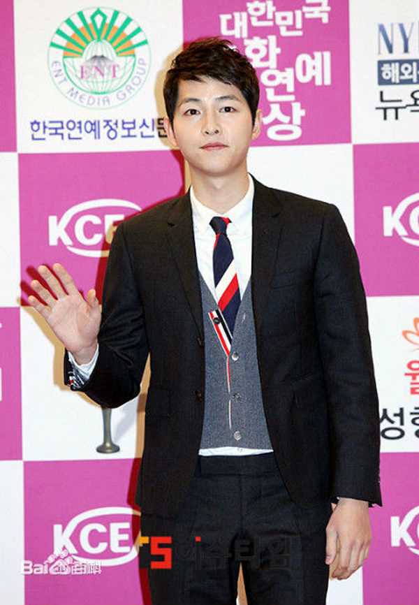 高清宋仲基(Song Joong Ki)在活动《大韩民国文化演艺大奖》中的图集