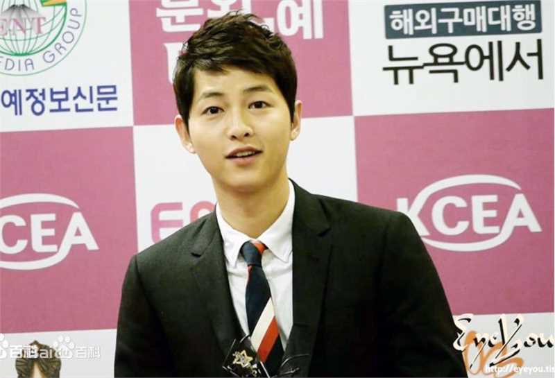 高清宋仲基(Song Joong Ki)在活动《大韩民国文化演艺大奖》中的图集