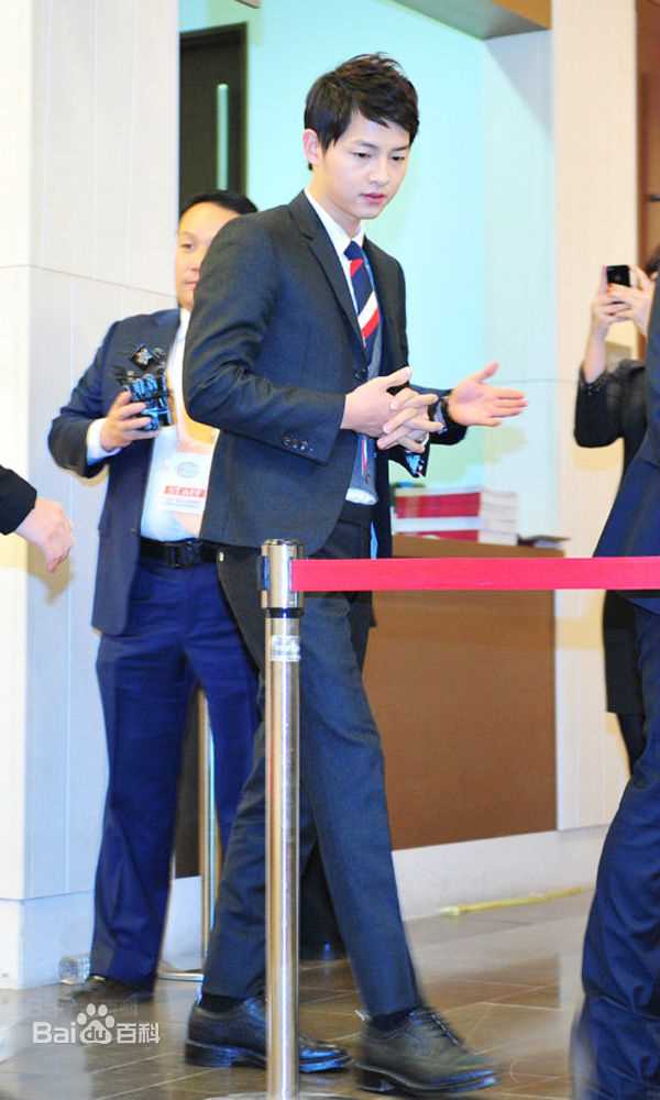 高清宋仲基(Song Joong Ki)在活动《大韩民国文化演艺大奖》中的图集