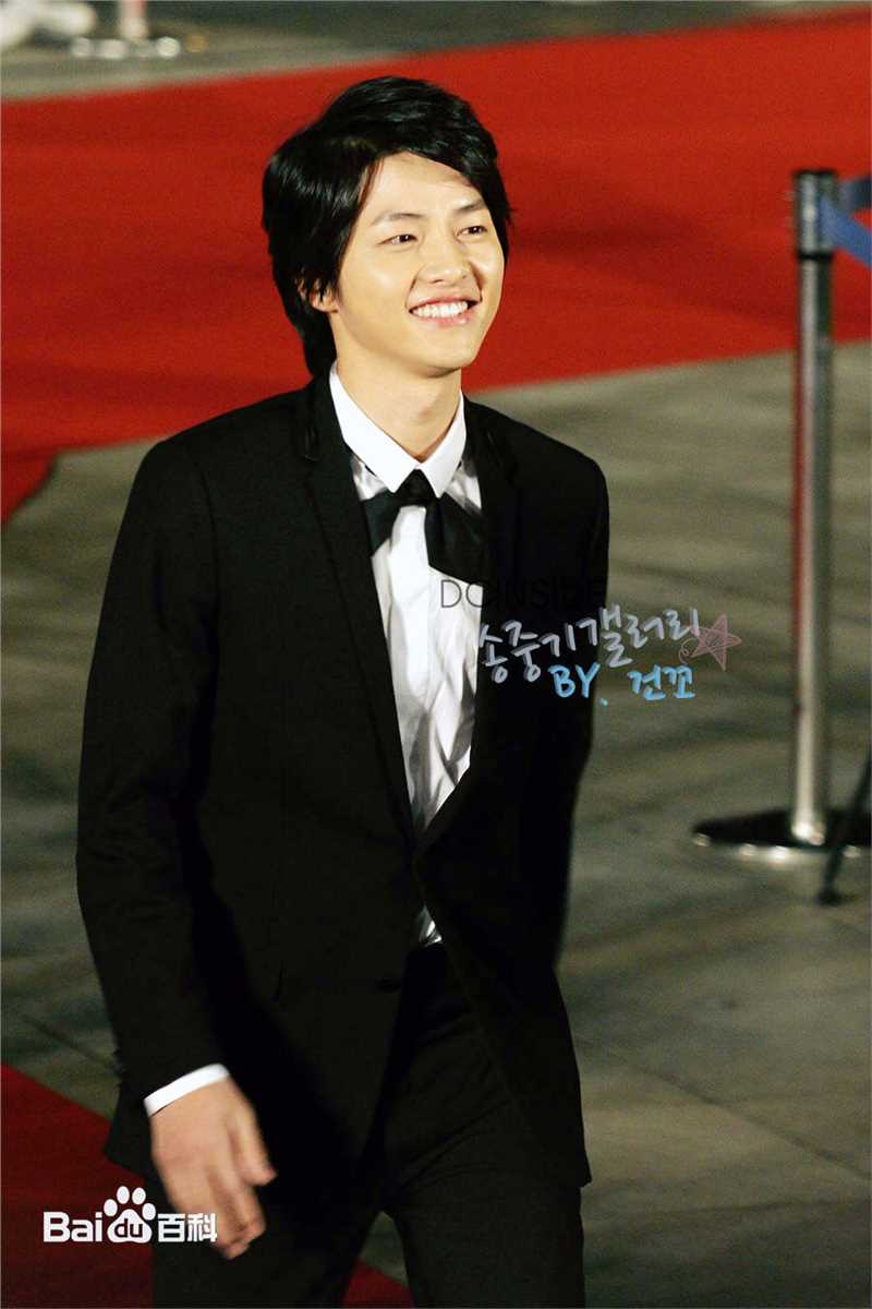 高清宋仲基(Song Joong Ki)在活动《第31届青龙电影节》中的图集