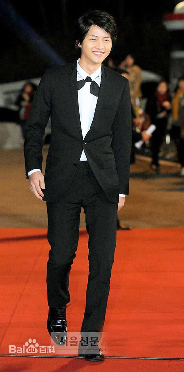 高清宋仲基(Song Joong Ki)在活动《第31届青龙电影节》中的图集