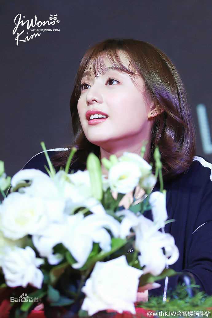 金智媛（本名）(/Kim Ji Won/キム·ジウォン)签名会素颜照壁纸