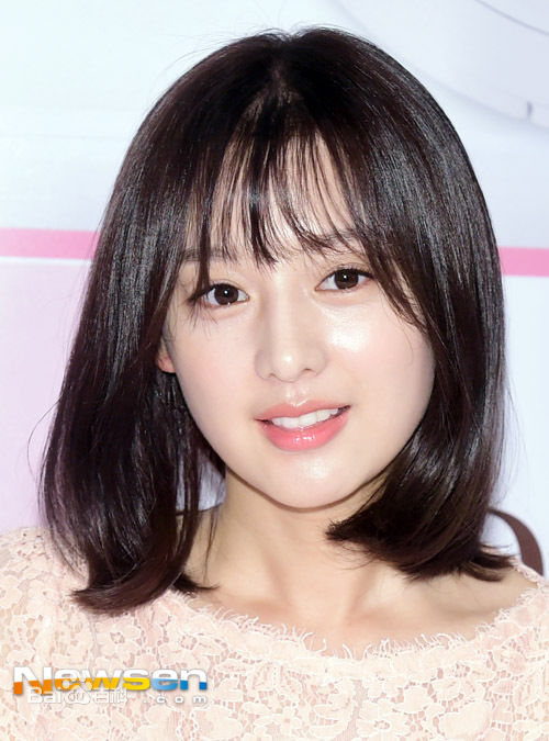 金智媛（本名）(/Kim Ji Won/キム·ジウォン)签名会素颜照壁纸