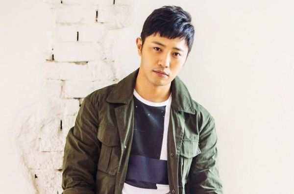 晋久（身份证上的名字）( ；Jin Goo)前后照片