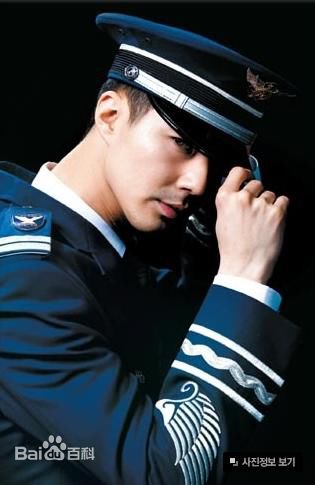 赵寅成(Zo In Sung)当兵时期图片图册