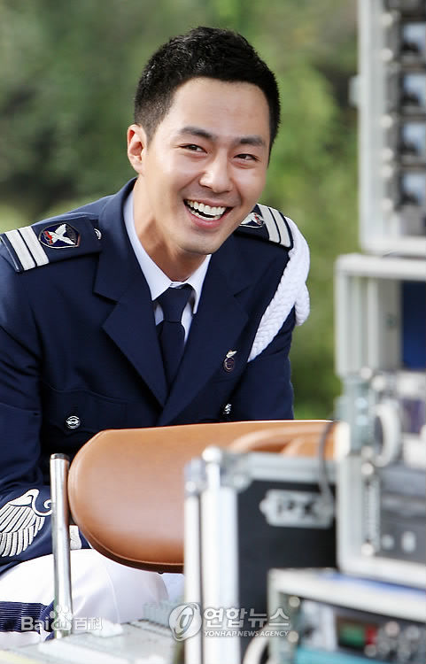 赵寅成(Zo In Sung)当兵时期图片图册