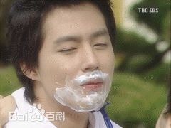 高清赵寅成(Zo In Sung)在《春日》（2005）中的图册