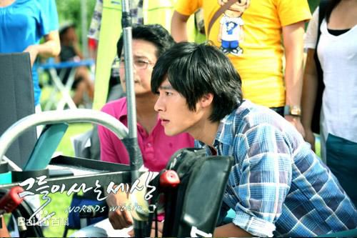 玄彬(Hyun Bin、ヒョンビン)他们生活的世界图册