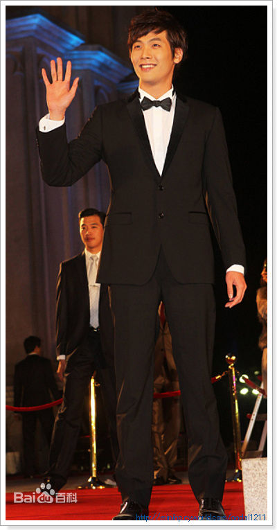 崔丹尼尔(/Choi daniel)出席47届电影大钟奖颁奖礼壁纸壁纸