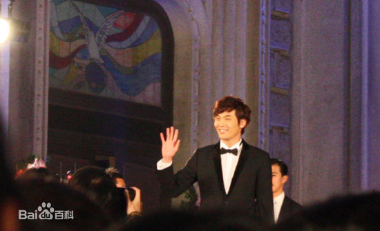 崔丹尼尔(/Choi daniel)出席47届电影大钟奖颁奖礼壁纸壁纸