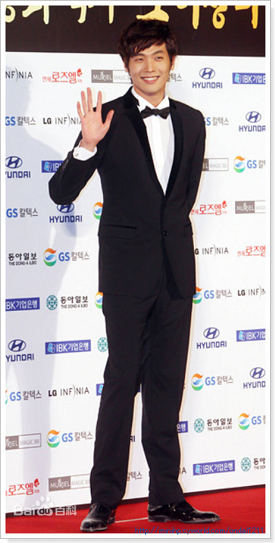 崔丹尼尔(/Choi daniel)出席47届电影大钟奖颁奖礼壁纸壁纸