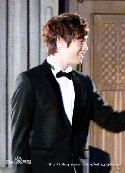 崔丹尼尔(/Choi daniel)出席47届电影大钟奖颁奖礼壁纸壁纸