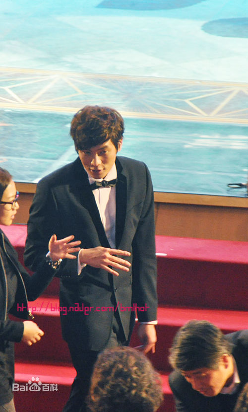 崔丹尼尔(/Choi daniel)出席47届电影大钟奖颁奖礼壁纸壁纸