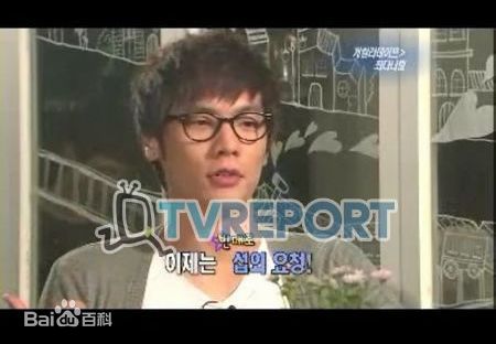 最全崔丹尼尔(/Choi daniel)在出席KBS2的《娱乐今晚》采访节目中的壁纸