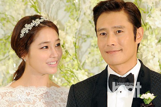 李秉宪(，Lee Byunghun)李珉廷婚礼图片图册