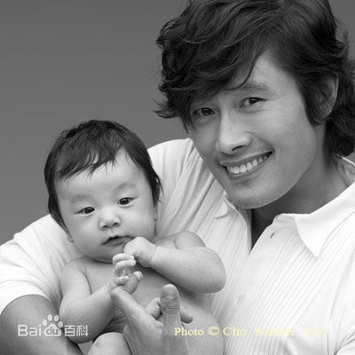 李秉宪(，Lee Byunghun)天使的信性感图片图集