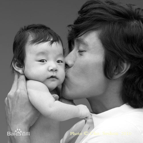 李秉宪(，Lee Byunghun)天使的信性感图片图集