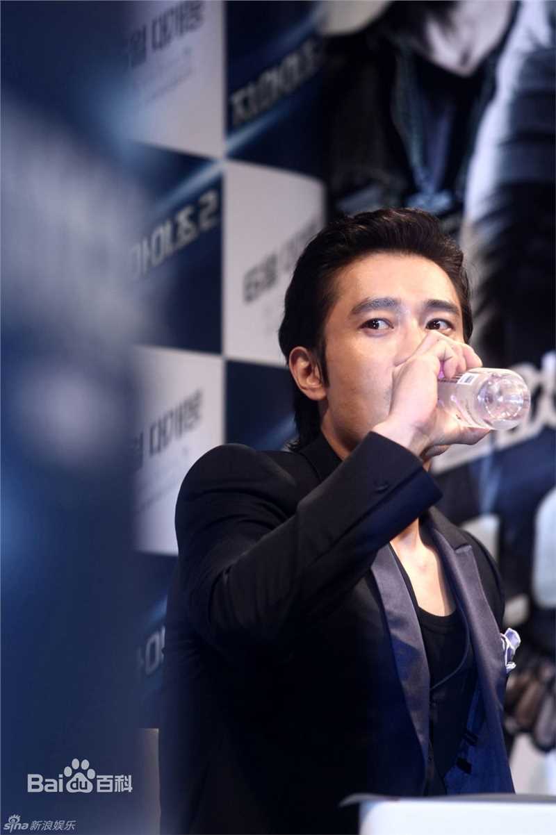 最新李秉宪(，Lee Byunghun)精彩图册