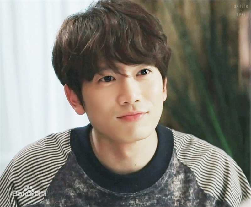 池晟(Ji Sung)影视形象素颜照相册