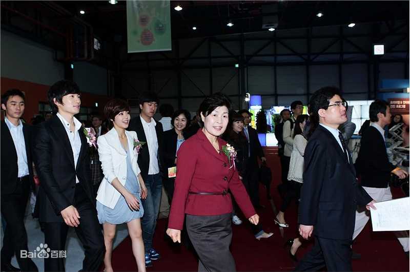 池晟(Ji Sung)社会活动素颜照相册