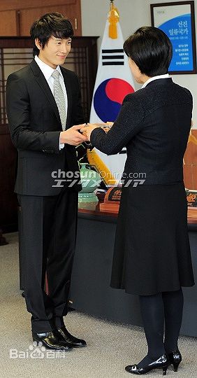 池晟(Ji Sung)社会活动素颜照相册