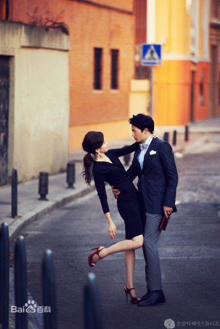 池晟(Ji Sung)李宝英婚纱照性感图片壁纸