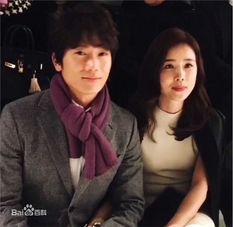 池晟(Ji Sung)与李宝英生活照图片图集