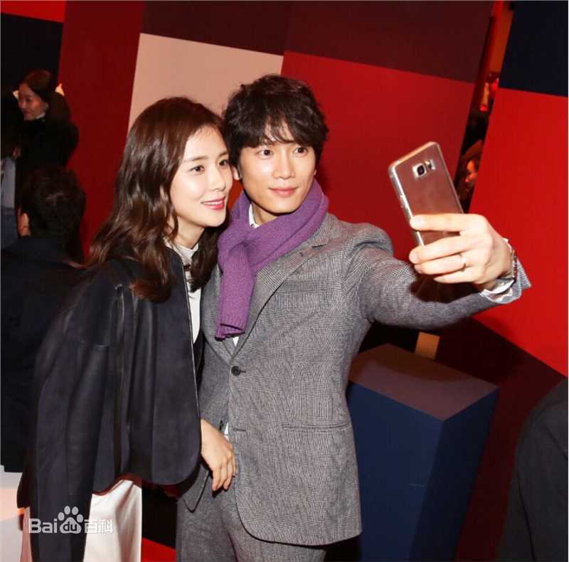 池晟(Ji Sung)与李宝英生活照图片图集