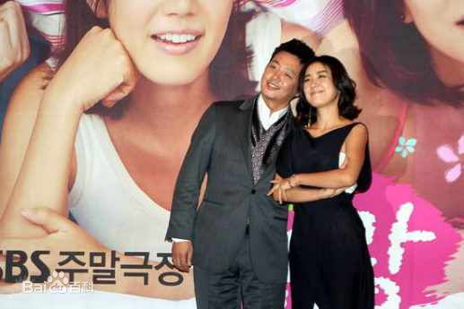 最新尹多勋( Yoon Da Hoon)性感图片