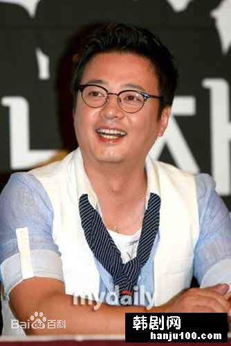 最新尹多勋( Yoon Da Hoon)性感图片