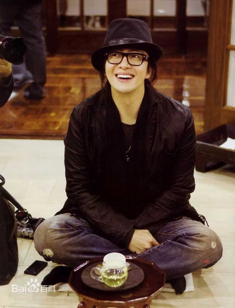 最全裴勇浚(Bae Yong Joon，)在2009年《韩国之美的旅行》图片中的相册