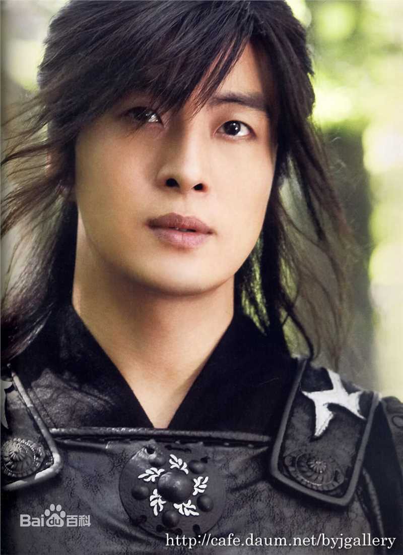 最新裴勇浚(Bae Yong Joon，)在《记》图片中的图集