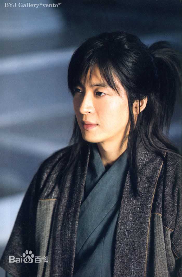 最新裴勇浚(Bae Yong Joon，)在《记》图片中的图集