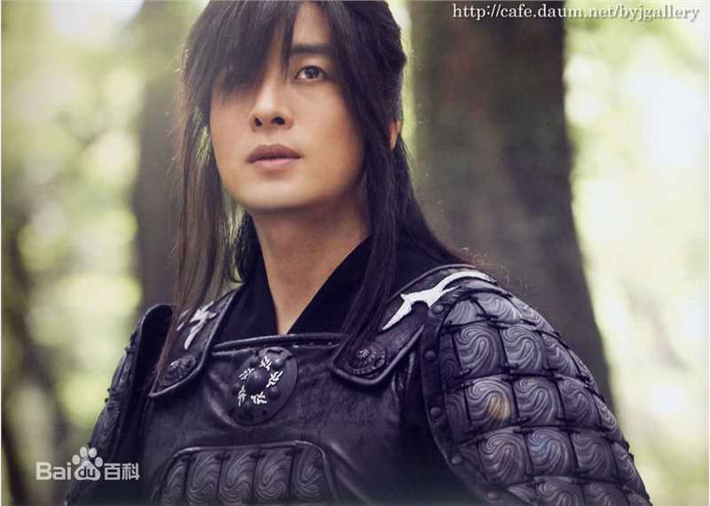 最新裴勇浚(Bae Yong Joon，)在《记》图片中的图集