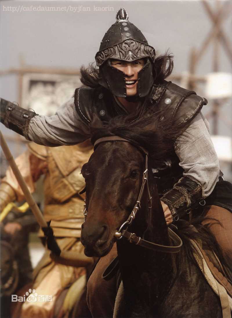 最新裴勇浚(Bae Yong Joon，)在《记》图片中的图集