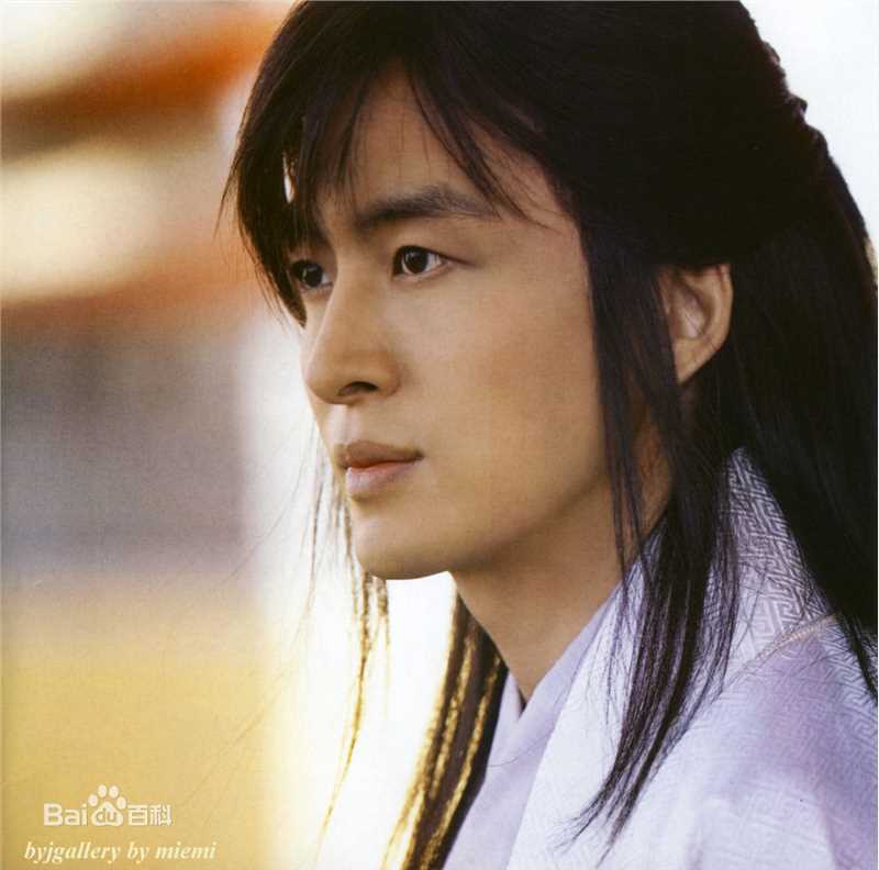 最新裴勇浚(Bae Yong Joon，)在《记》图片中的图集